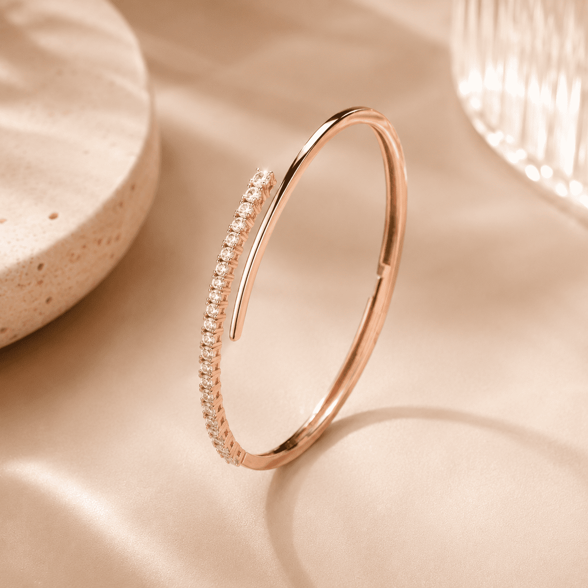 צמיד רוז גולד עם אבני זרקון | תכשיטים לנשים | Remilia Jewelry